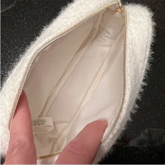 CHANEL 2024 Holiday Cosmetic Case + MUCH more! - Picture 10 of 10